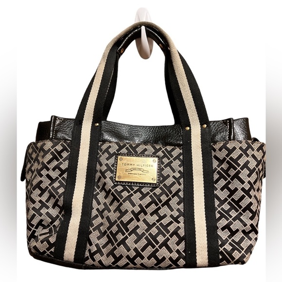 Tommy Hilfiger Handbags - TOMMY Hilfiger Y2K Purse